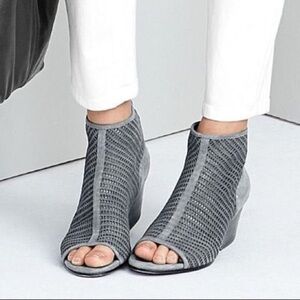 EILEEN FISHER Floret Cage Peep Toe Shoes